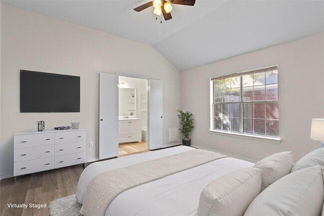 Building Photo - 806 Kalanchoe Ct