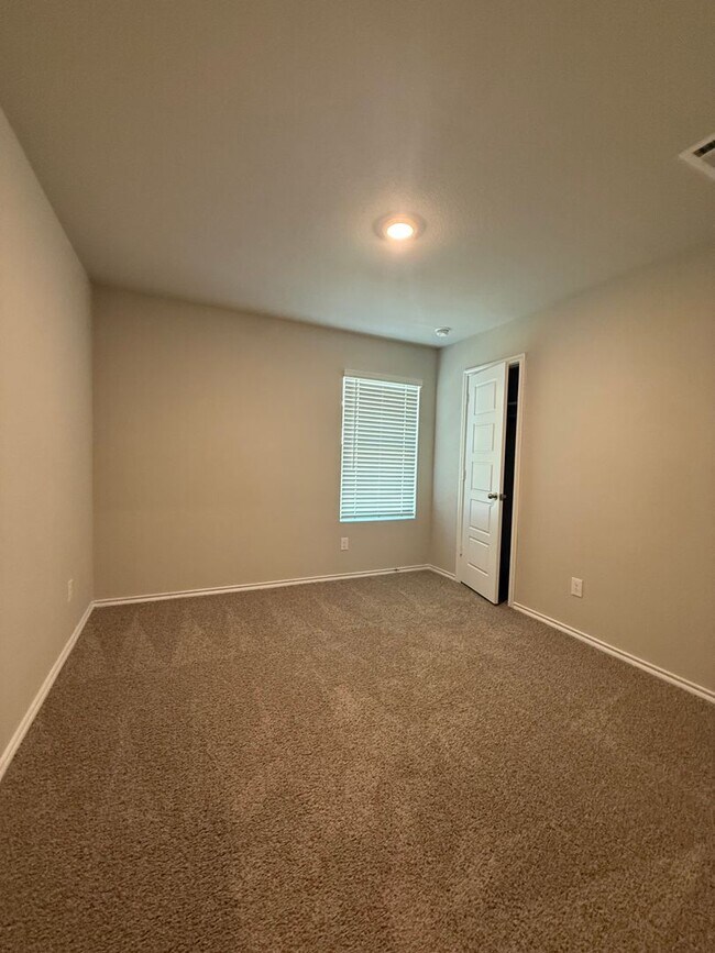 Building Photo - 1108 Belhaven St