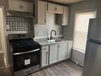 Building Photo - 2533 Penbrook Ave