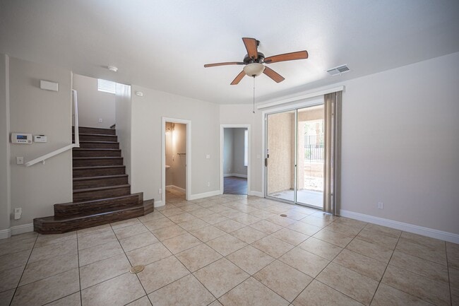 Building Photo - Beautiful 4 Bedroom 2.5 bath Home in the Southwest!