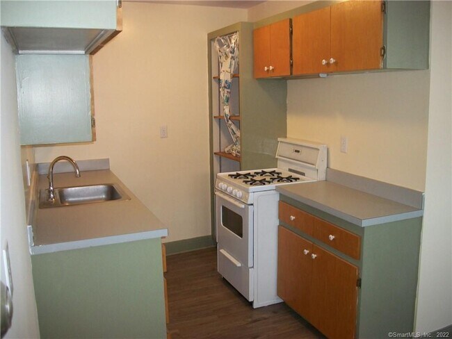 Building Photo - 35 Nash St