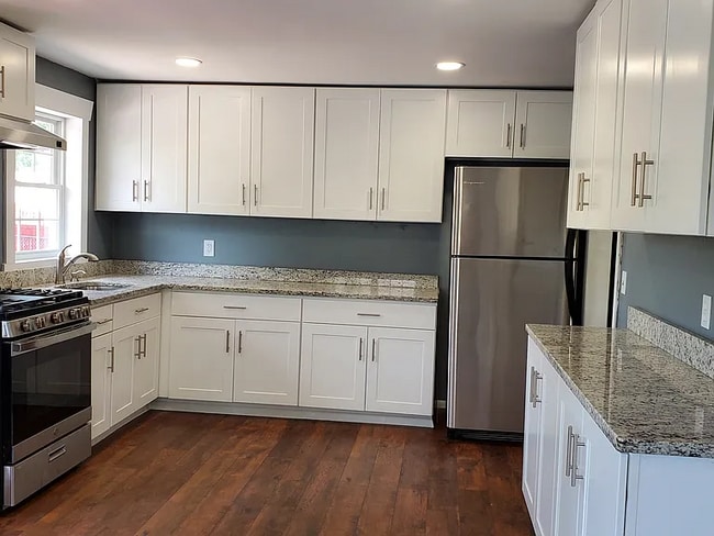 Building Photo - charming single-family home