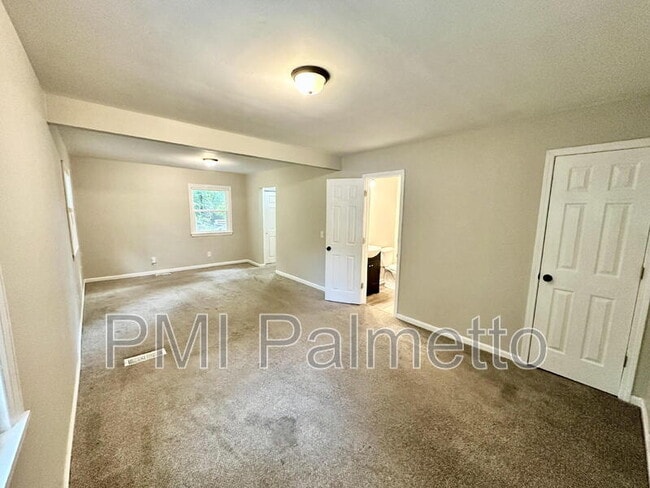Building Photo - 948 Wateree Blvd