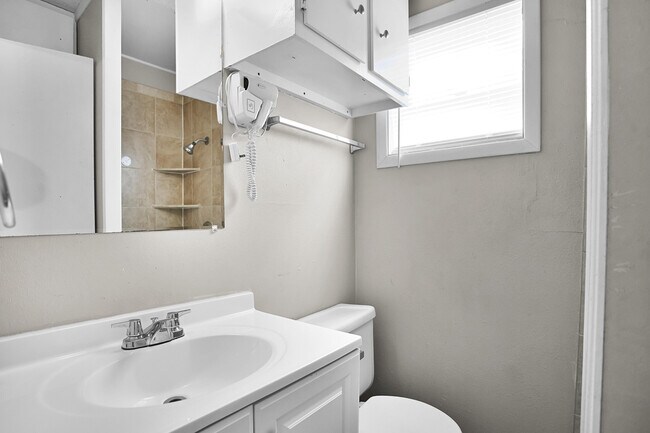 Building Photo - 4309 42nd St