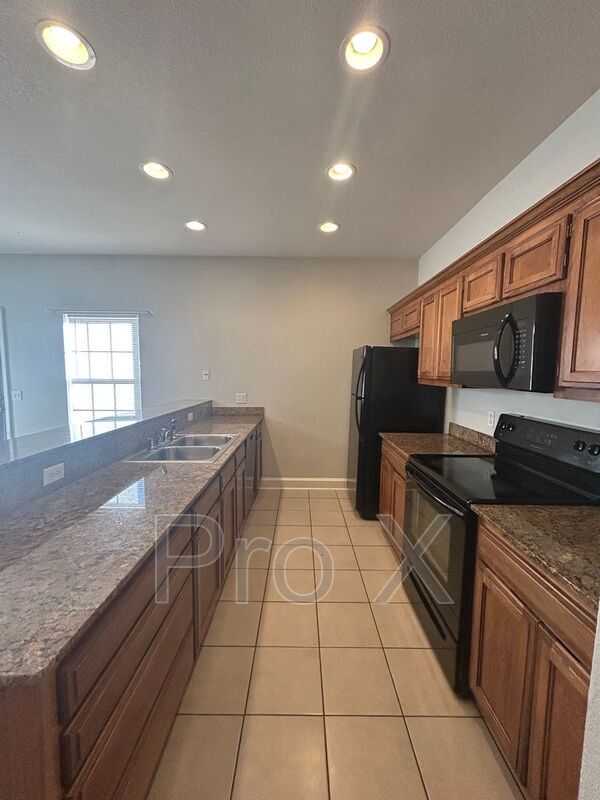 Building Photo - 3005 SW Amberwood Ave