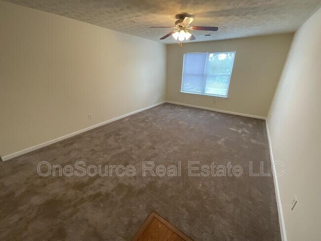 Building Photo - 1202 Fairington Club Dr