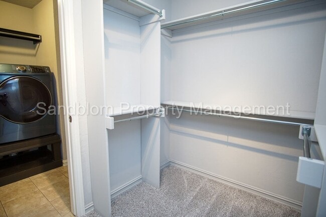 Building Photo - For Lease | Jenks | Available Now!