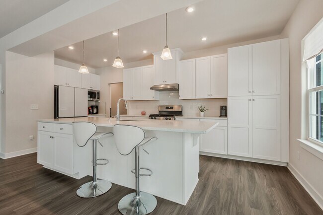 Building Photo - 302 Finnegan Ct