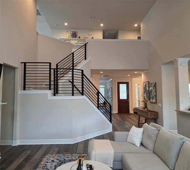 Building Photo - 8208 Endeavor Cir
