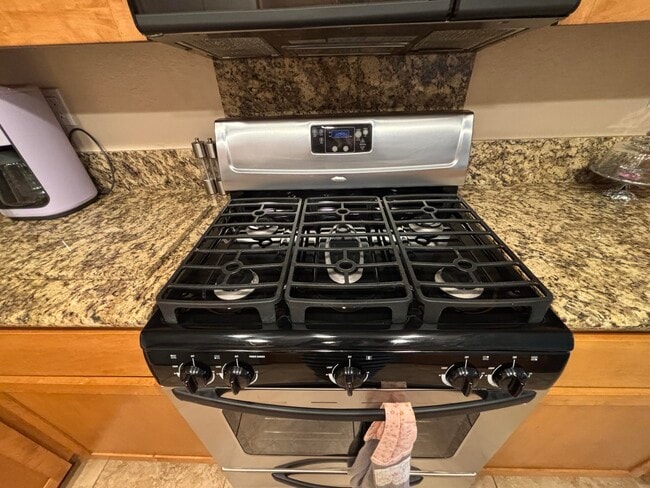 Building Photo - 76923 Turendot St