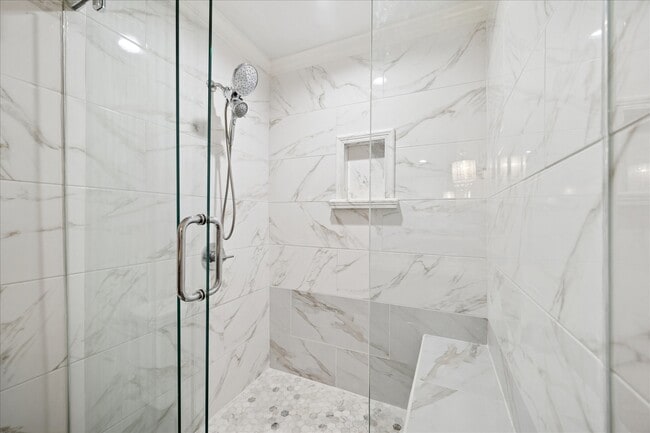 Building Photo - 854 Augusta Dr