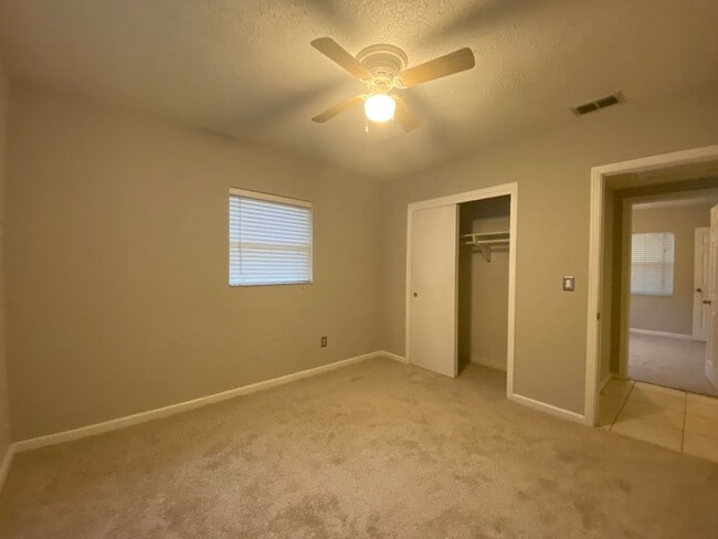 Building Photo - 1421 Ridgecrest Rd