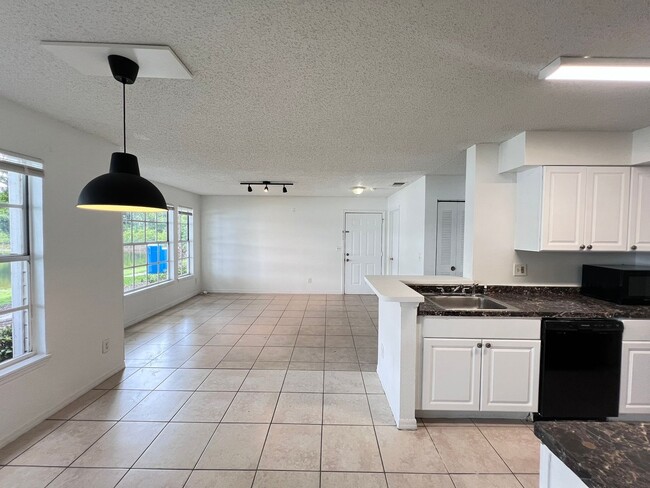 Building Photo - Great Apartment for rent!
