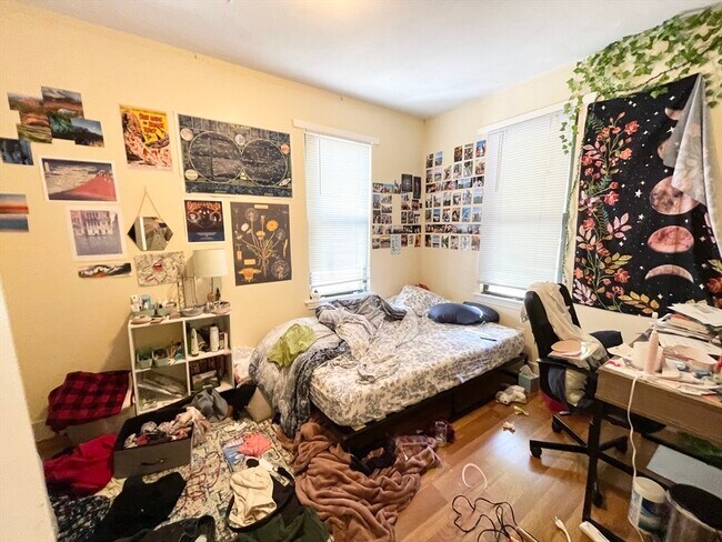 Building Photo - 1578 Tremont St