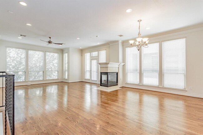 Building Photo - 5514 Crooms St