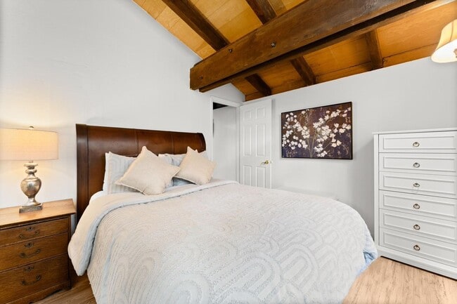 Building Photo - SKI LEASE: Gas Fireplace, Pet Friendly, Downtown Kings Beach