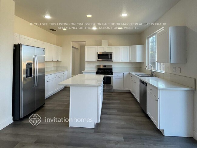 Building Photo - 1187 Jewelflower St