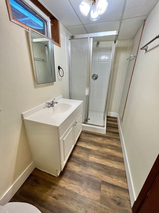 Building Photo - Large 3 Bed/2 Bath East Side Rental Home!