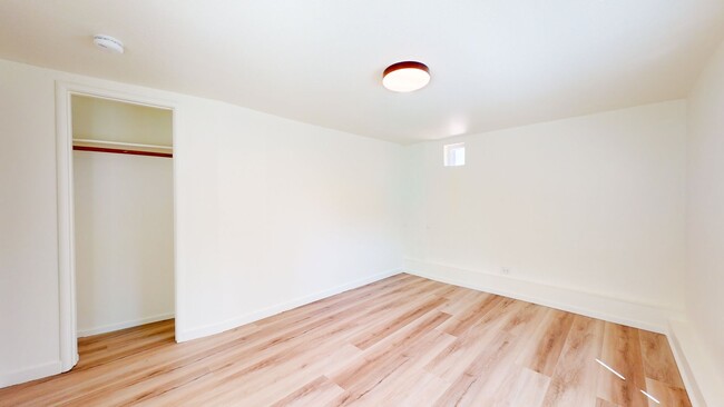 Building Photo - Fantastically Located Garden Apartment