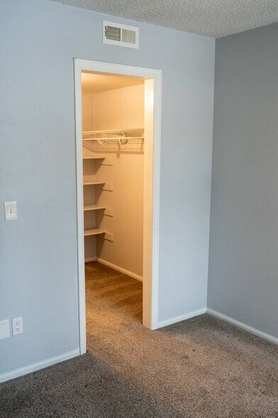 Building Photo - 16153 E Alaska Pl