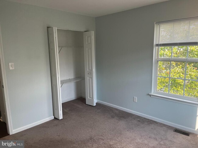Building Photo - 313 Glenn Rose Cir