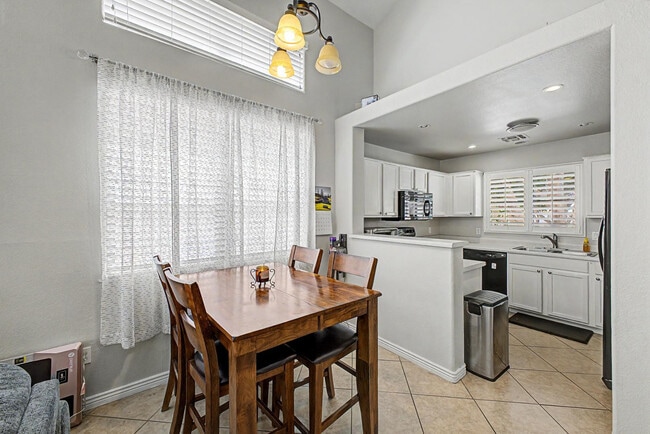 Building Photo - 6730 E Preston St