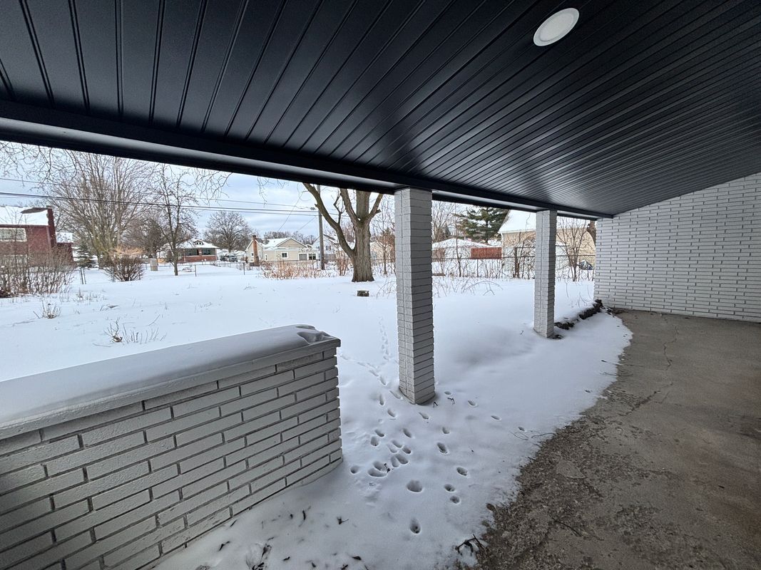 Building Photo - 35140 School St