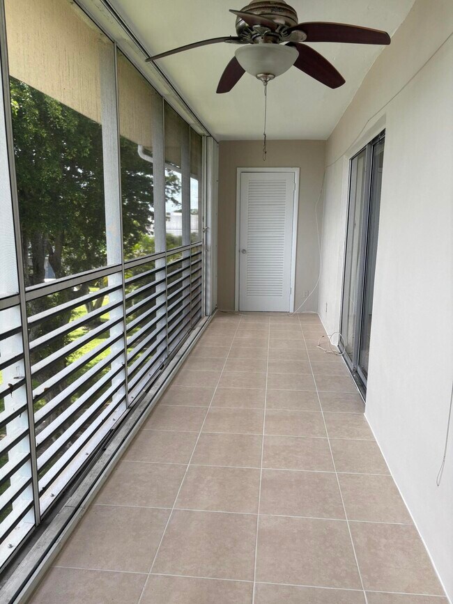 Building Photo - 2770 Garden Dr S