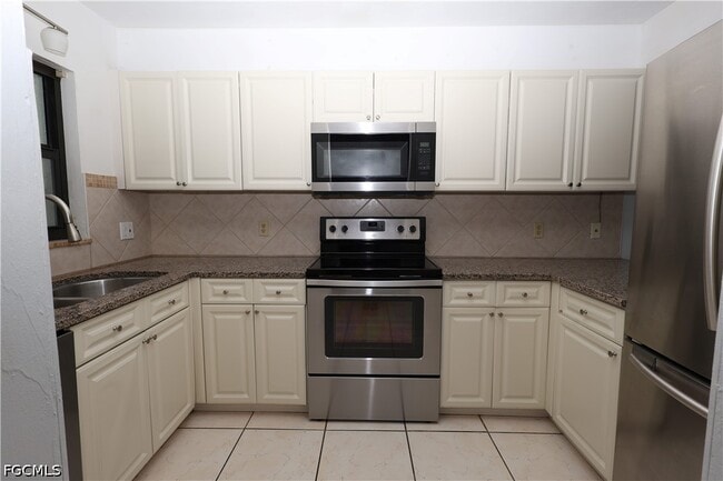 Building Photo - 26510 Southern Pines Dr