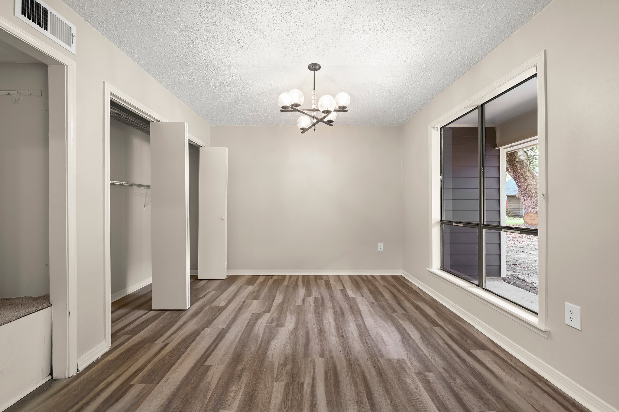 Building Photo - 1230 Sharlo Ave