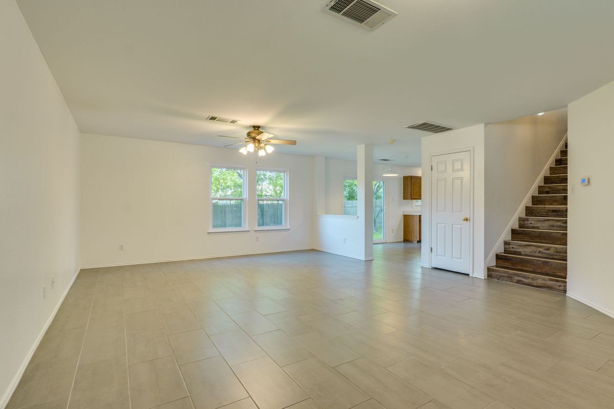 Building Photo - 162 Madisons Way