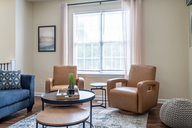 Building Photo - 58 Auburn Dr SW