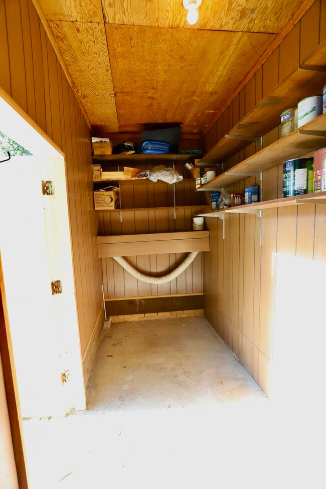 Building Photo - 549 Pringle Dr