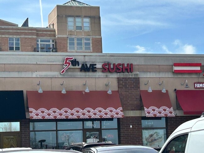 Building Photo - 677 S River Rd