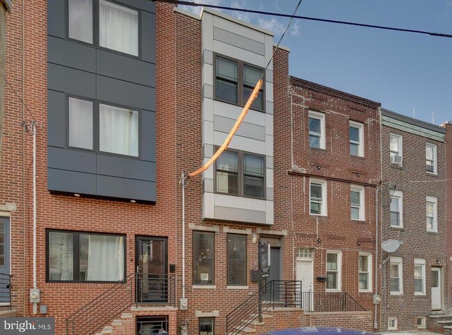 Primary Photo - 623 Emily St
