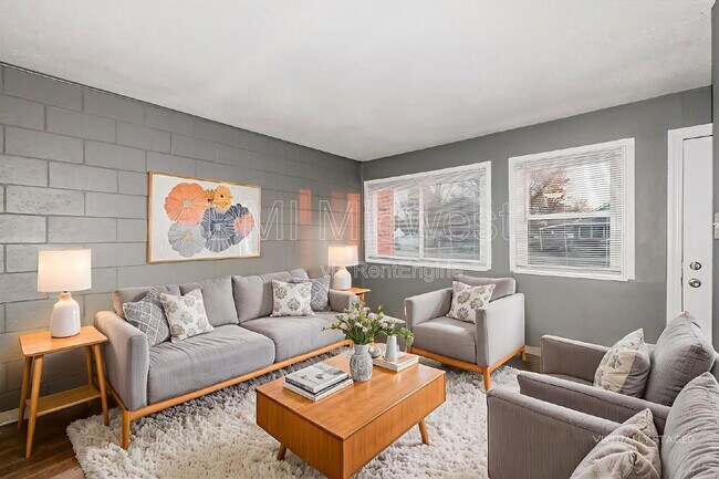 Building Photo - 6062 E 16th St