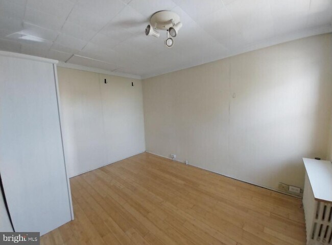 Building Photo - 819 Kimball St