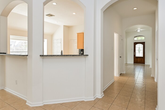 Building Photo - 15207 Bentridge Dr