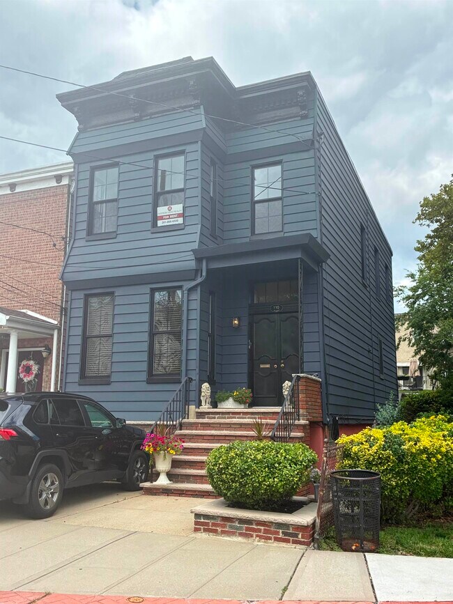 Building Photo - 110 18th St