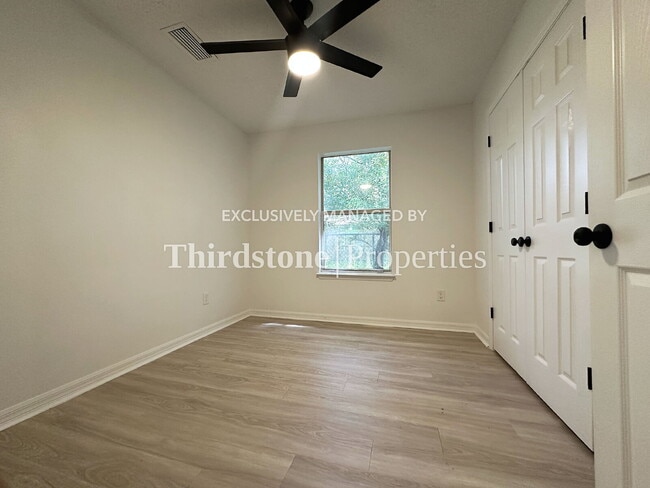 Building Photo - 1732 W 44th St