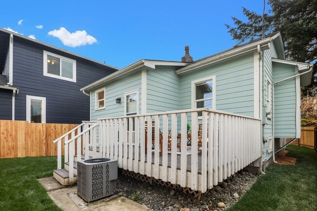 Building Photo - Timeless Elegant 4 Bedroom Craftsman Home ...