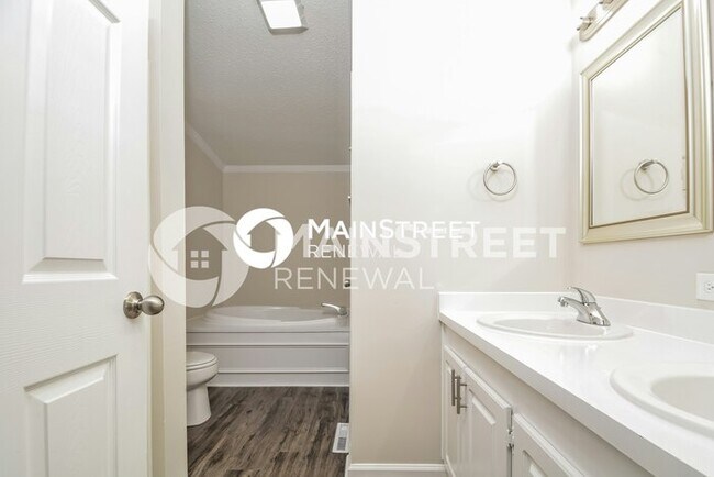 Building Photo - 3 Bedroom Pet-Friendly Home in WAKE FOREST...