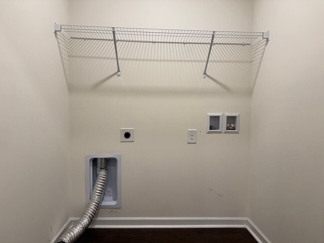 Building Photo - 4 Bedroom 2 Bathroom Home located in Greeneville, TN