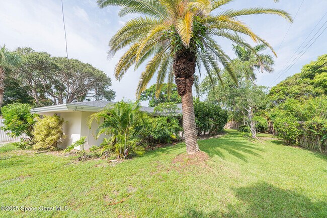 Building Photo - 508 Poinsettia Rd