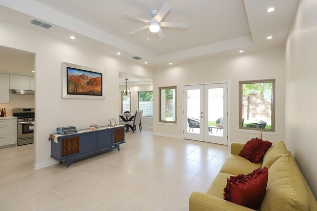 Building Photo - 306 Cinnamon Teal Loop