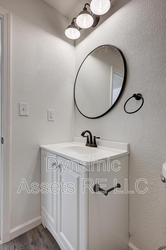 Building Photo - 1902 JFK