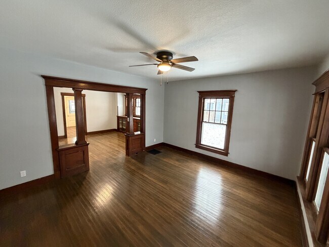 Building Photo - 807 S 10th St