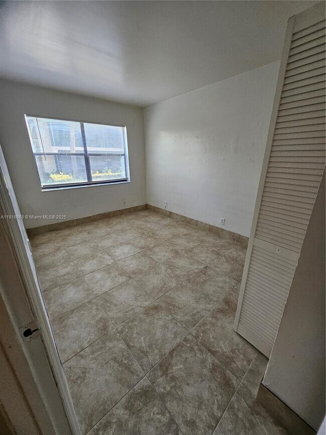 Building Photo - 11570 NW 42nd St