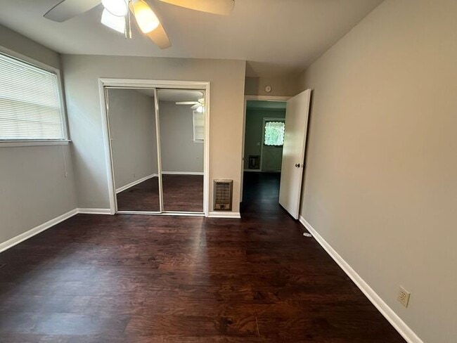 Building Photo - Cute 1 Bedroom in East Nashville!