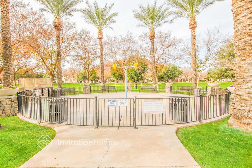 Building Photo - 1506 S Colt Dr